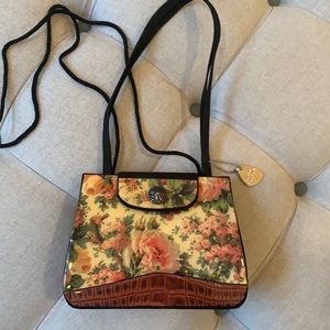 Angela Frascone handbag Pretty floral pattern never used smoke free home